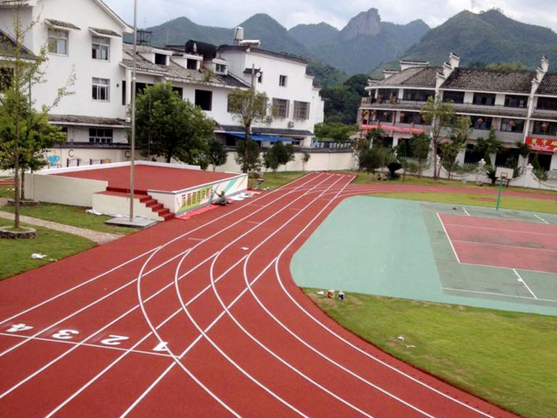 塑膠跑道總共有幾圈？